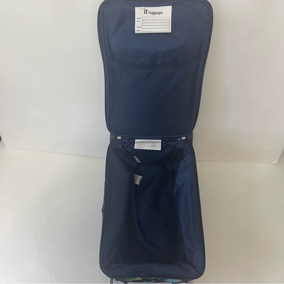 New Kids Small Carry On Luggage Bag- Perfect 4 Sleep Overs Dinosaur Theme - New! - Picture 9 of 16